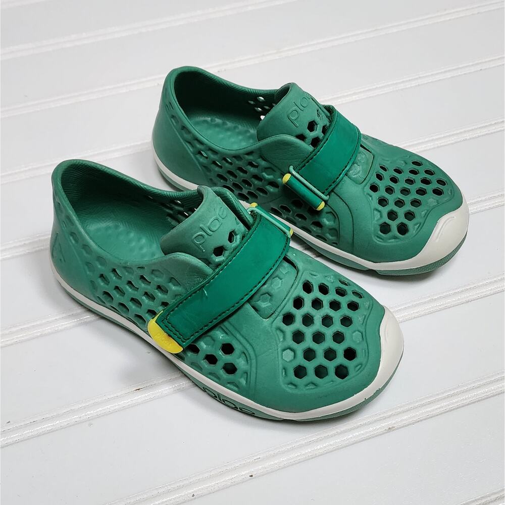 Plae Mimo Green Water Shoes Sandals size 10 Kids